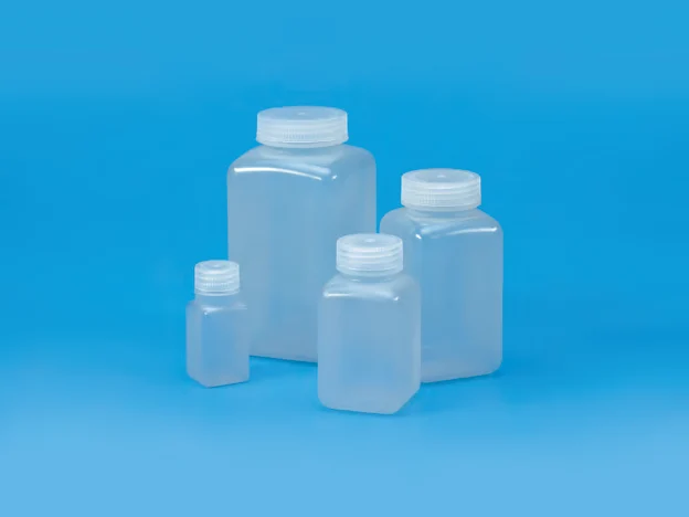 Heavy Duty Vacuum Bottle, HDPE with white PP closure, TPE gasket — catalogue illustration
