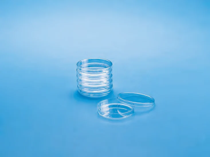 Petri dishes with triple vent Radiation Sterile — catalogue illustration
