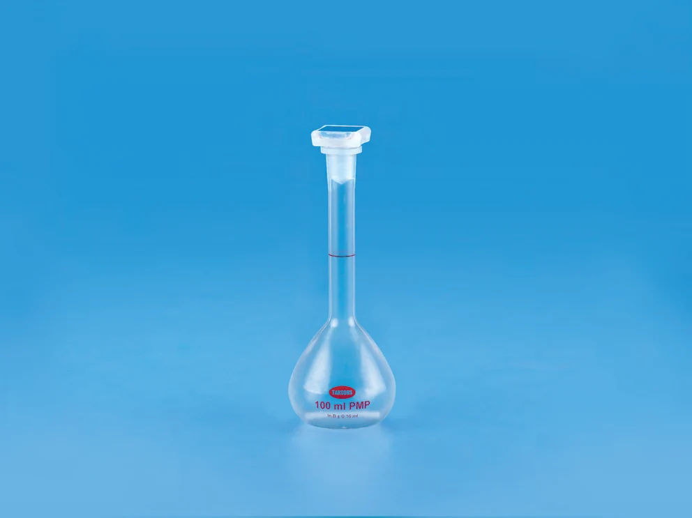 Volumetric Flask Class B, PMP with PP stopper — catalogue illustration