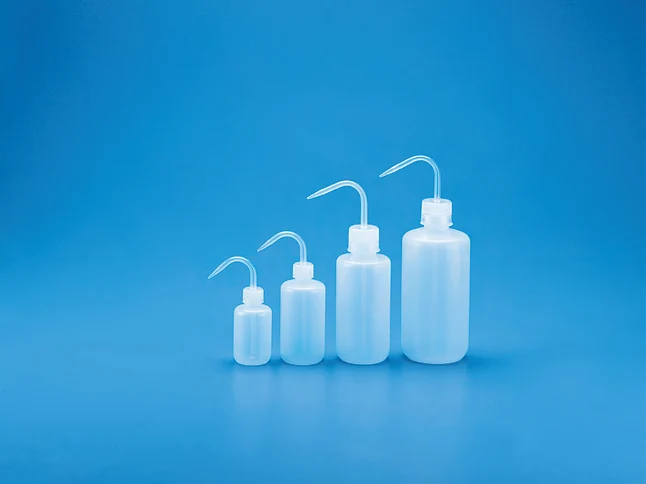 Narrow Mouth Wash Bottle, LDPE with Screw Top dispensing nozzle and draw tube — catalogue illustration
